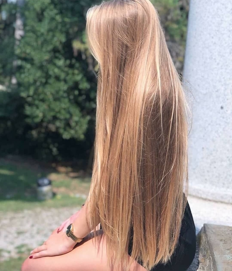 Длинные русые волосы