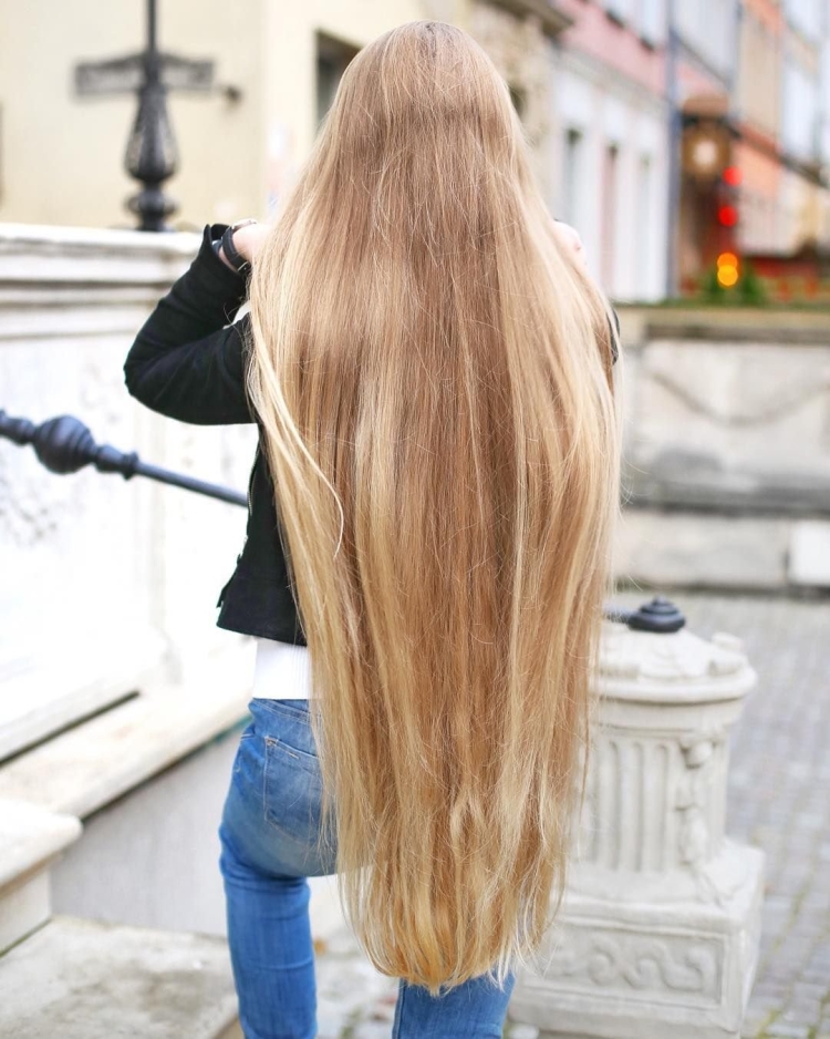 Длинные светло русые волосы