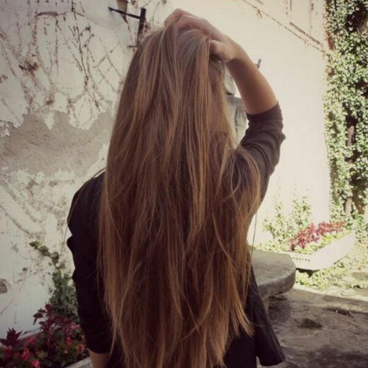 Длинные русые волосы