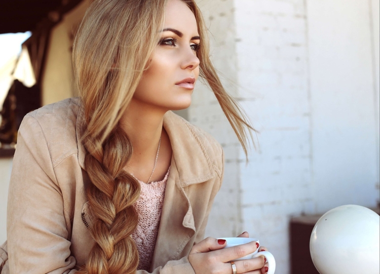 Стильные прически на длинные волосы