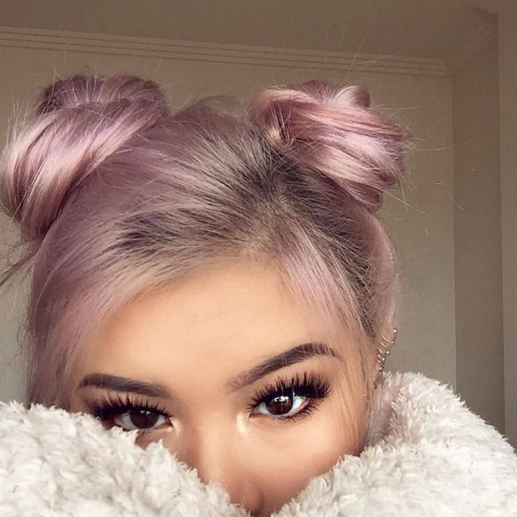 Прическа с двумя пучками