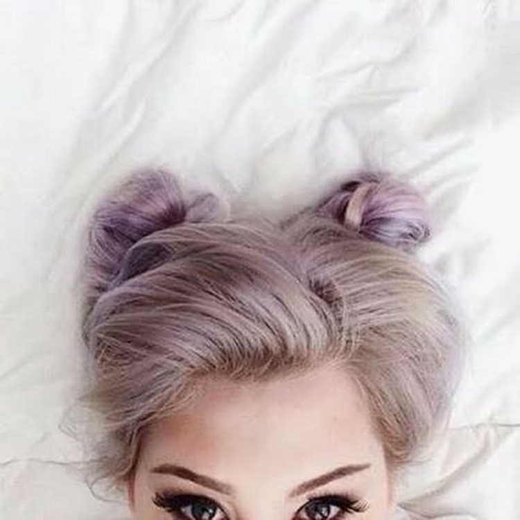 Прическа с двумя пучками