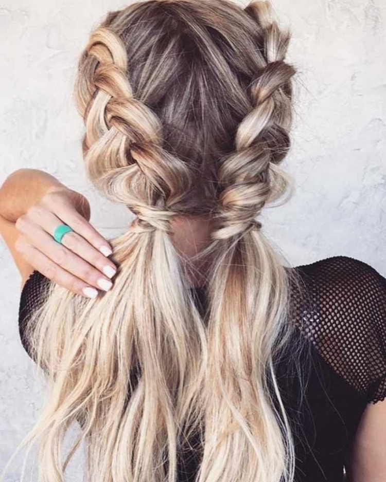 Две простые косички по бокам