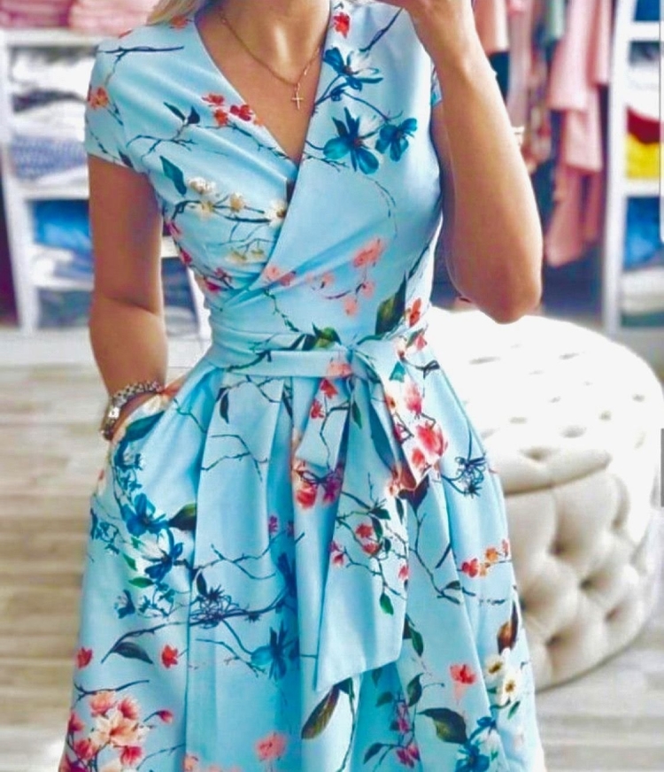 Платье бежевого цвета