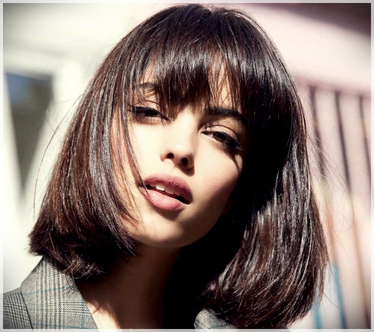 Каре с удлиненной челкой 2022