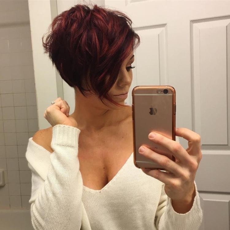 Селфи девушек с короткой стрижкой