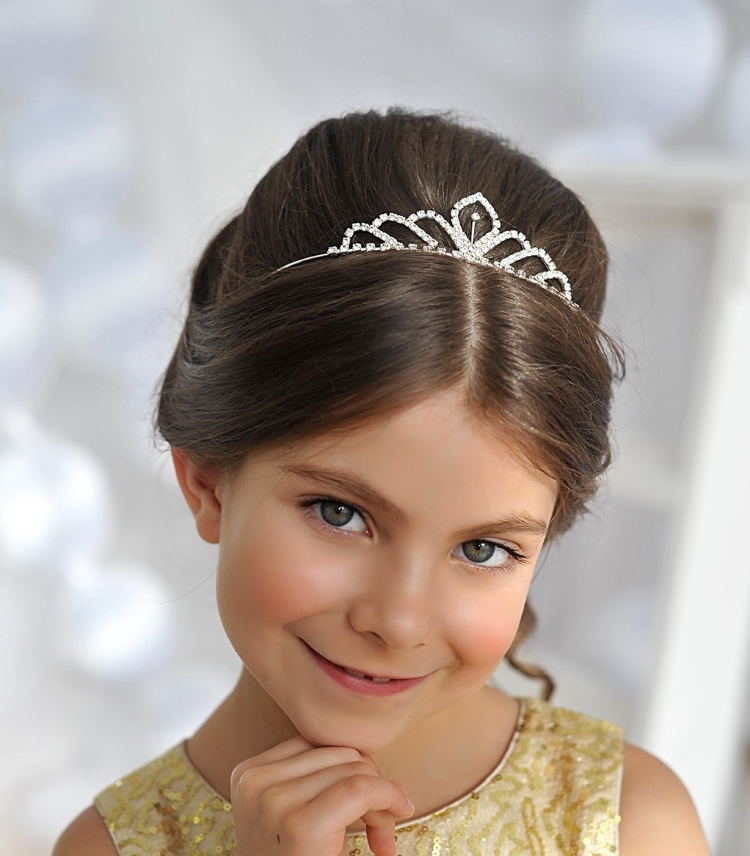 Прическа с ободком для девочки