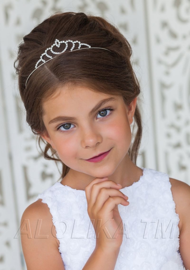 Свадебная прическа детская на длинные волосы