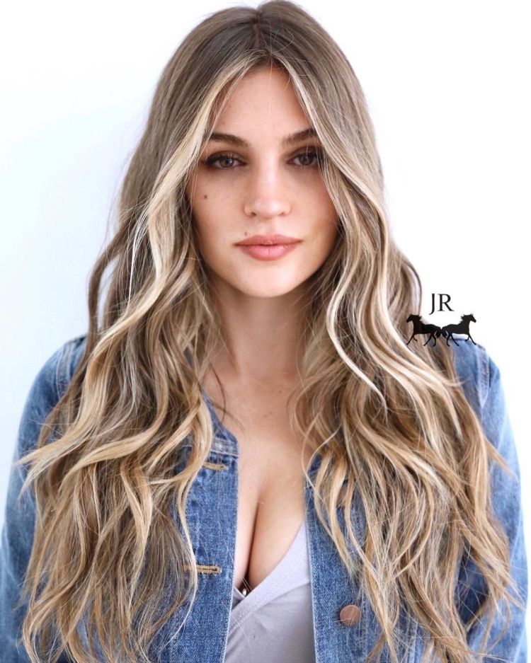 Осветленные пряди на челке