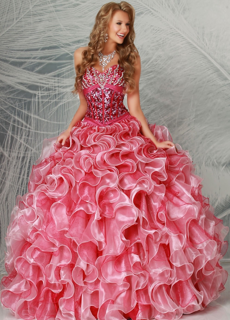 Бальные платья для девушек