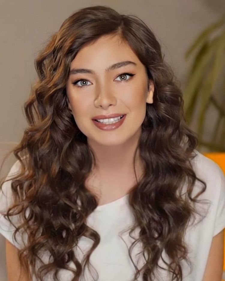 Турецкая актриса Неслихан Атагюль