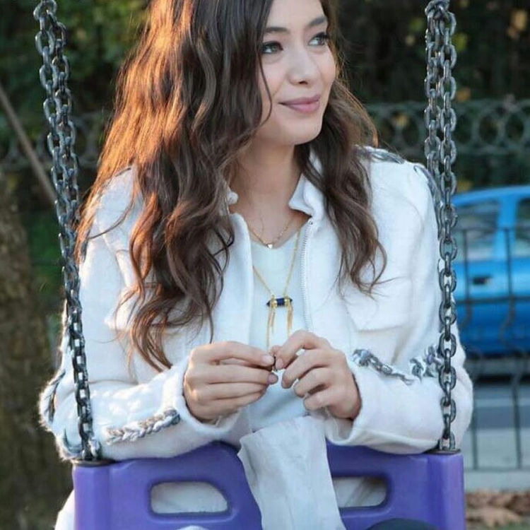 Нихан Сезин