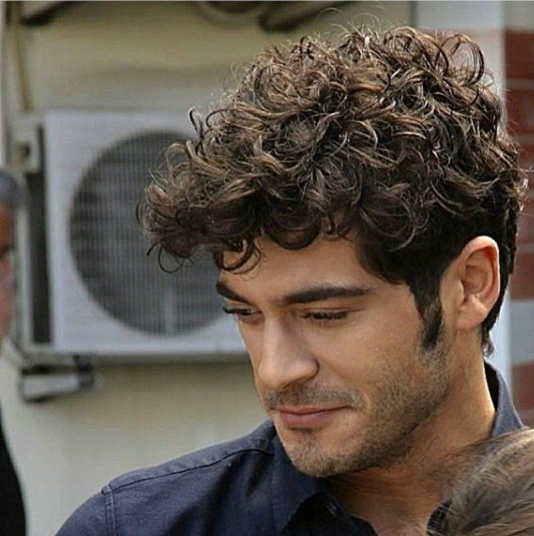 Бурак Дениз реснички