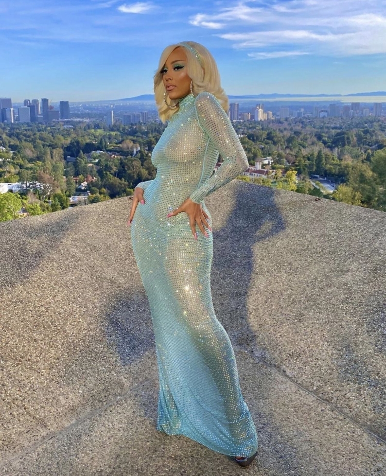 Katerina Rozmajzl в платье