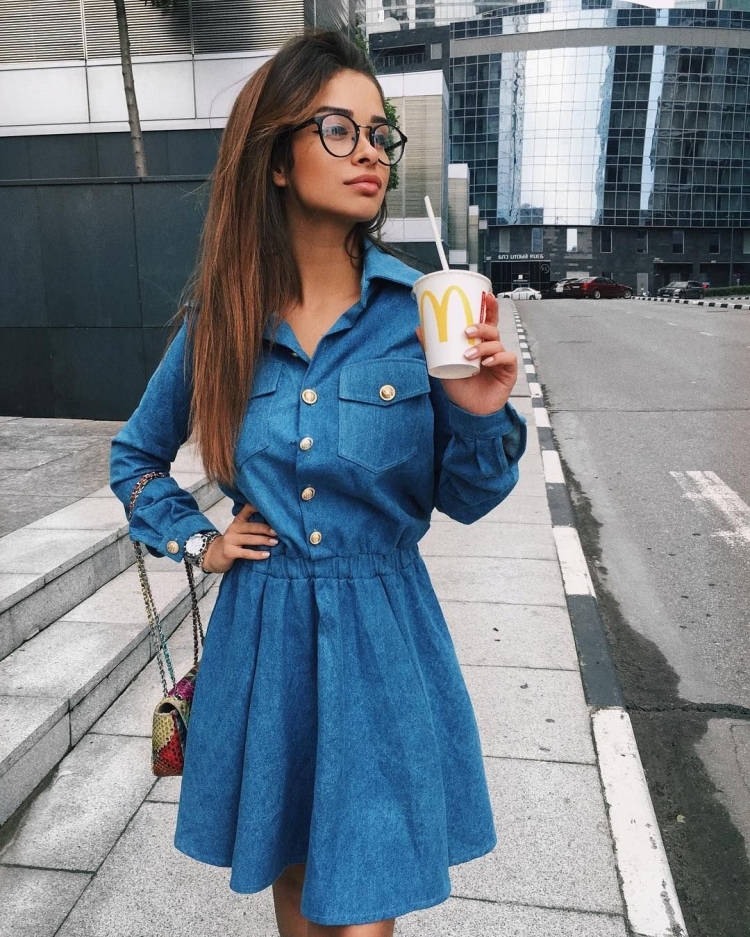 Пышное платье голубого цвета