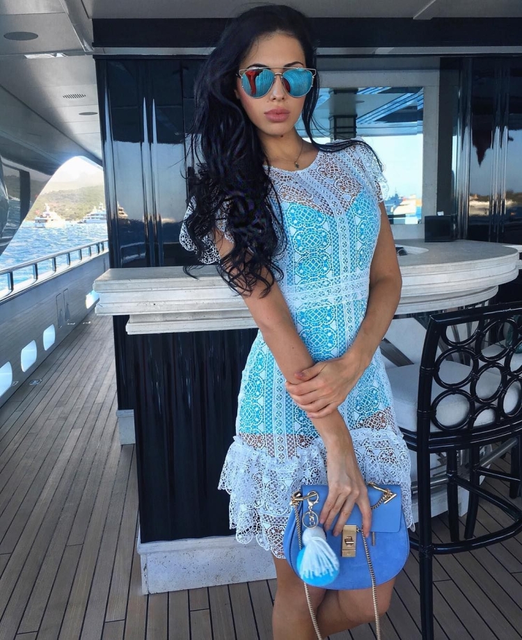 Красивые кружевные платья