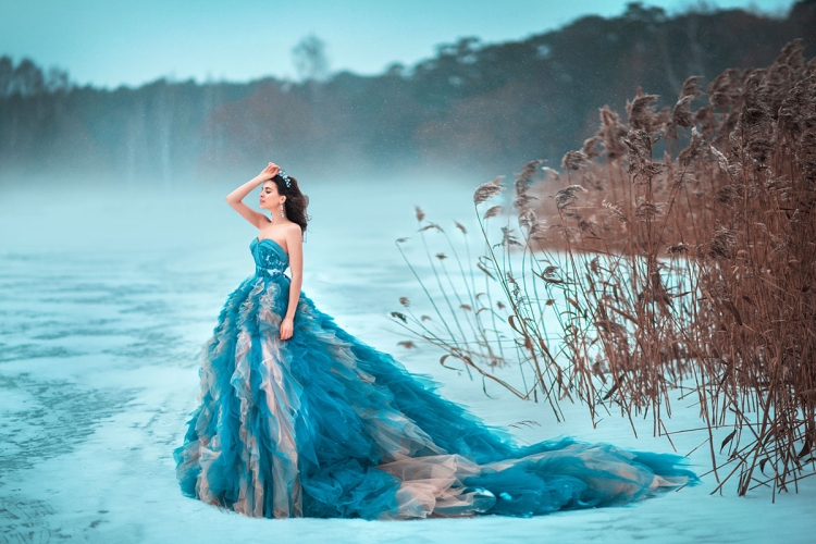 Девушка в цветах