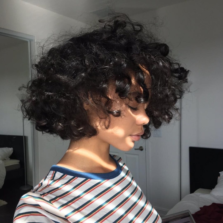 Кудрявые волосы Эстетика