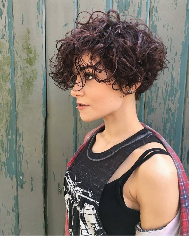 Боб Гарсон на волнистые волосы