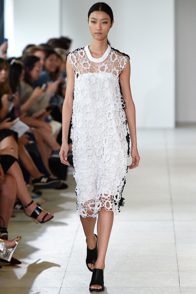 Вязаные платья крючком с подиума