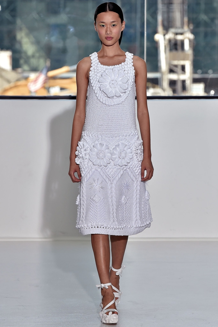 Вязаный модель Луиза Беккариа