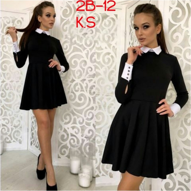 Платье с белым воротником