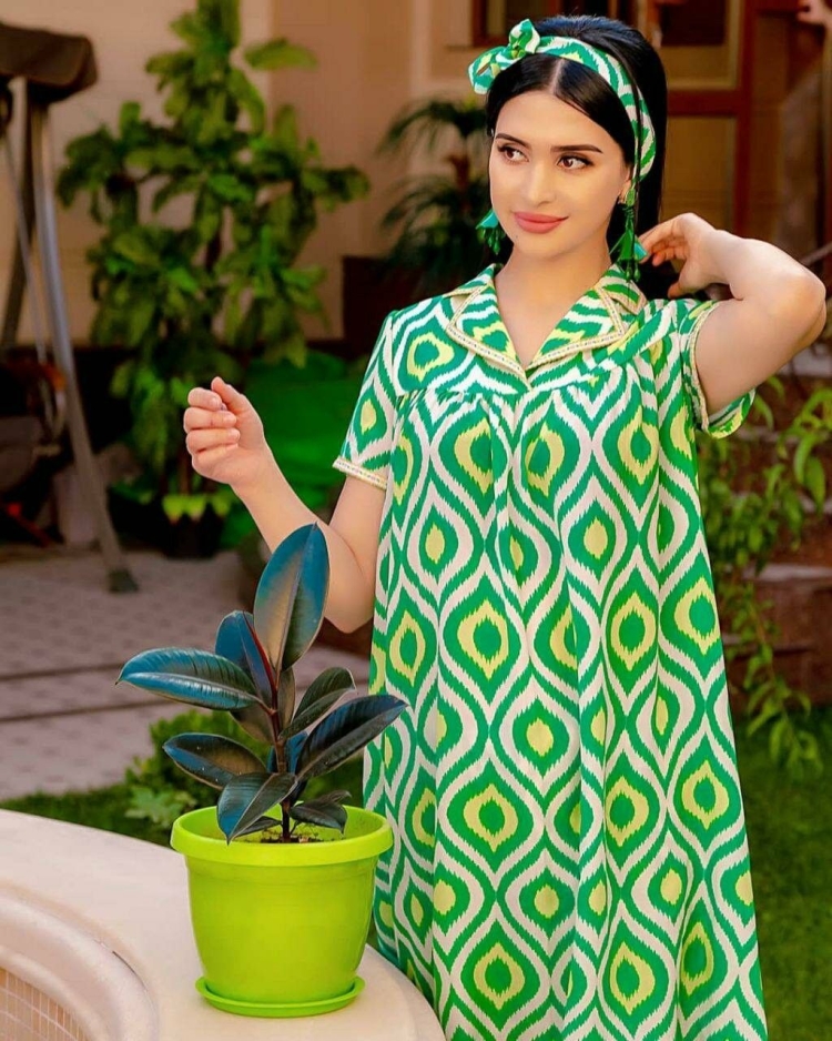 Паризода Миллий либослари