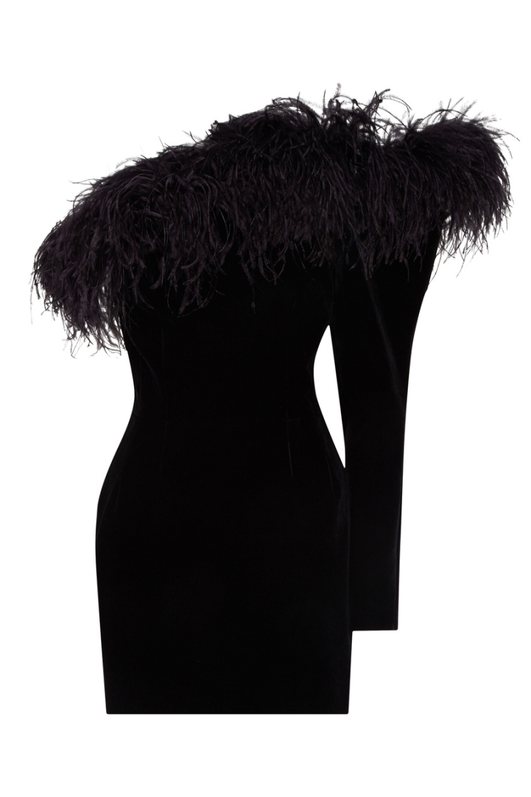 Шелковое платье с перьями