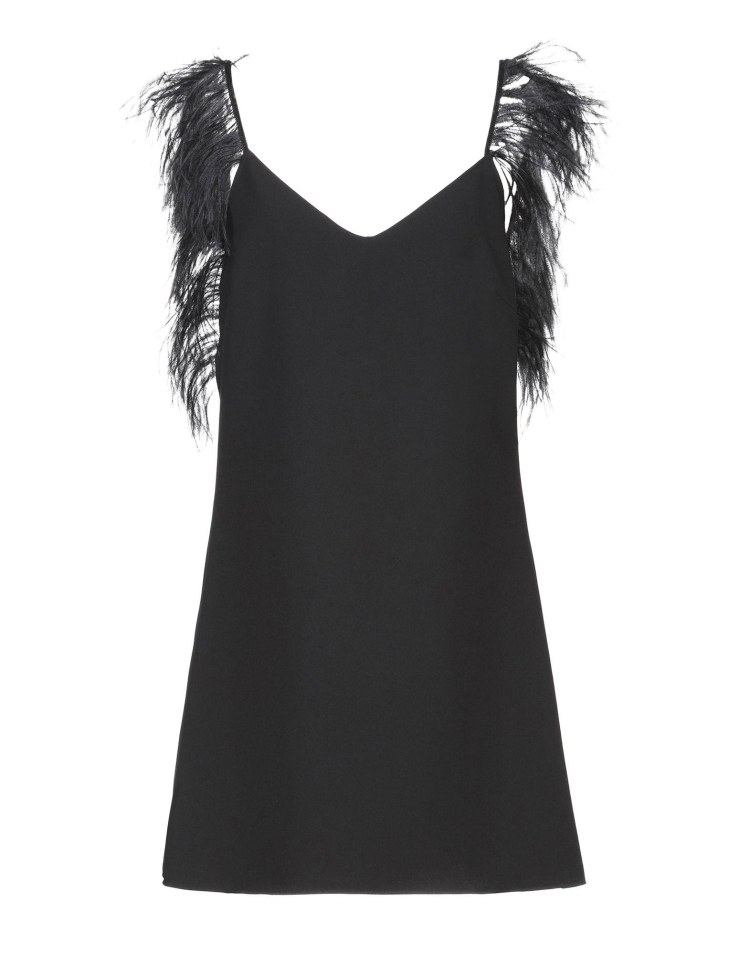Черное вечернее платье с перьями