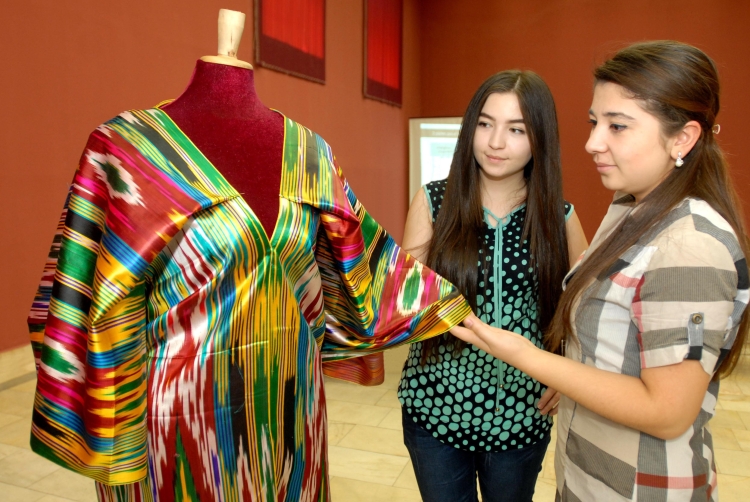 Адрас ткань Узбекистан национальный