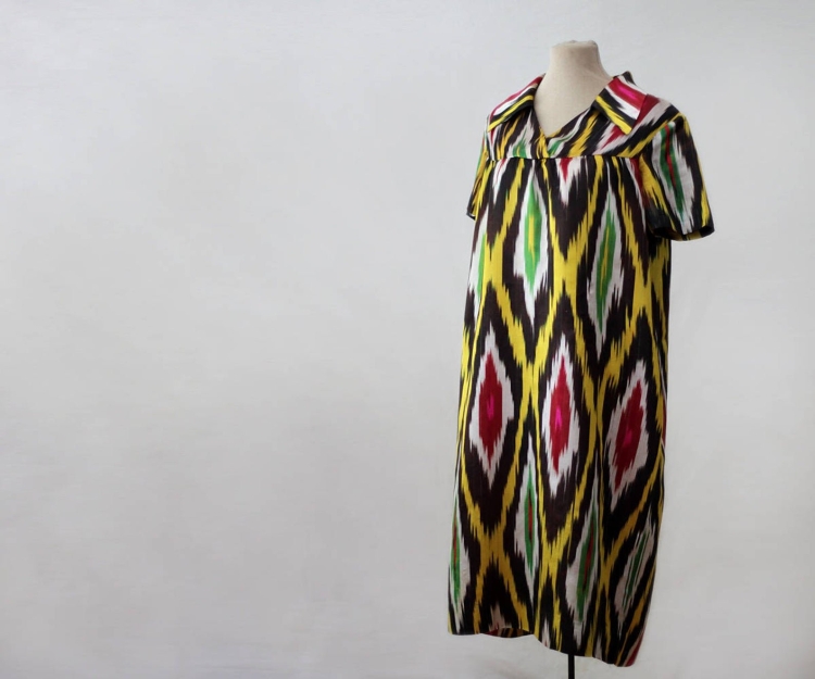 Национальные платье Узбекистана атлас и адрас