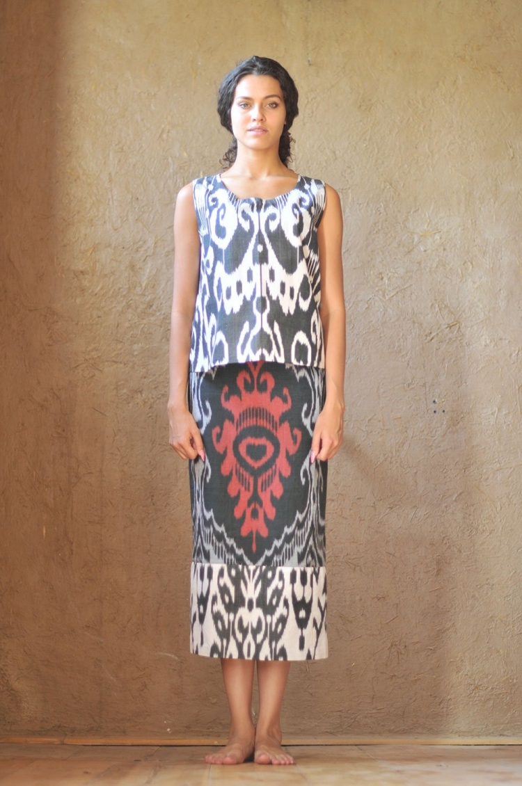 Платье из иката