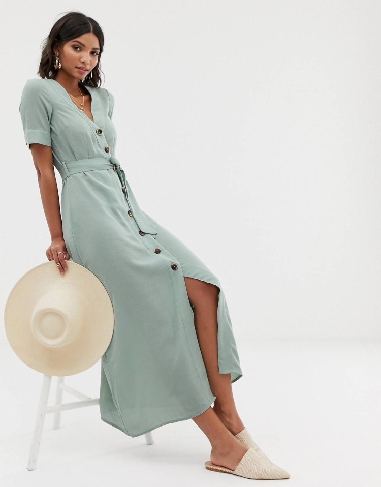 Платье на пуговицах