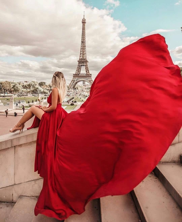 Шикарное красное платье