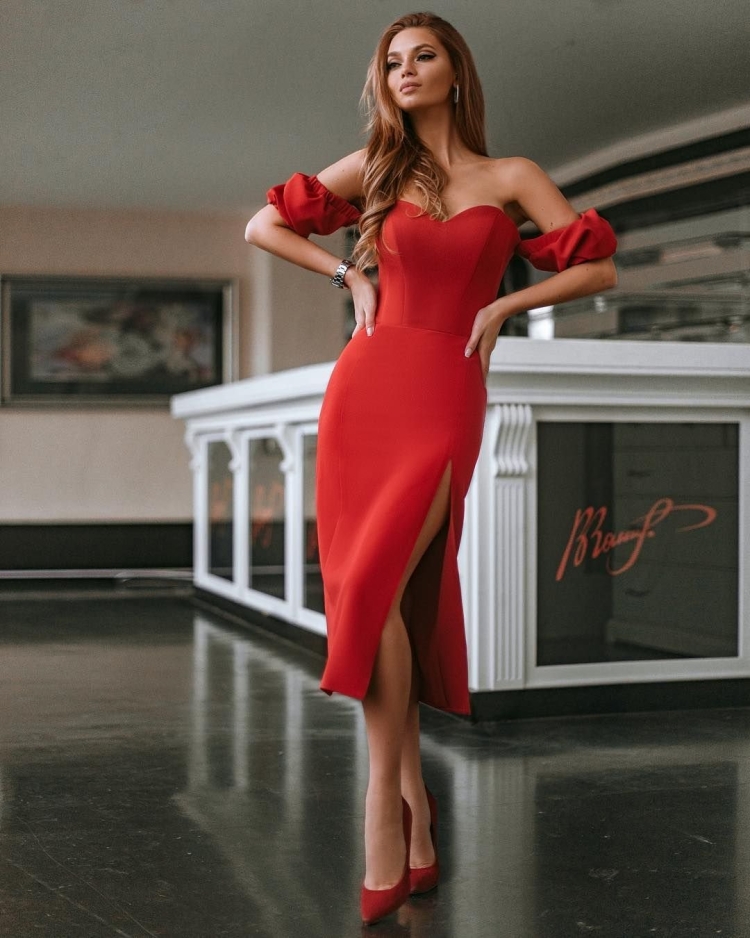 Красное платье