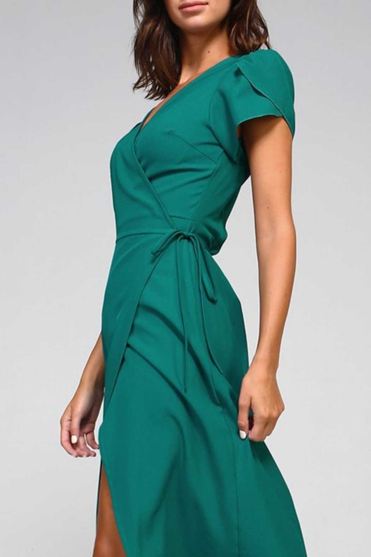 Платье с рукавами крылышками