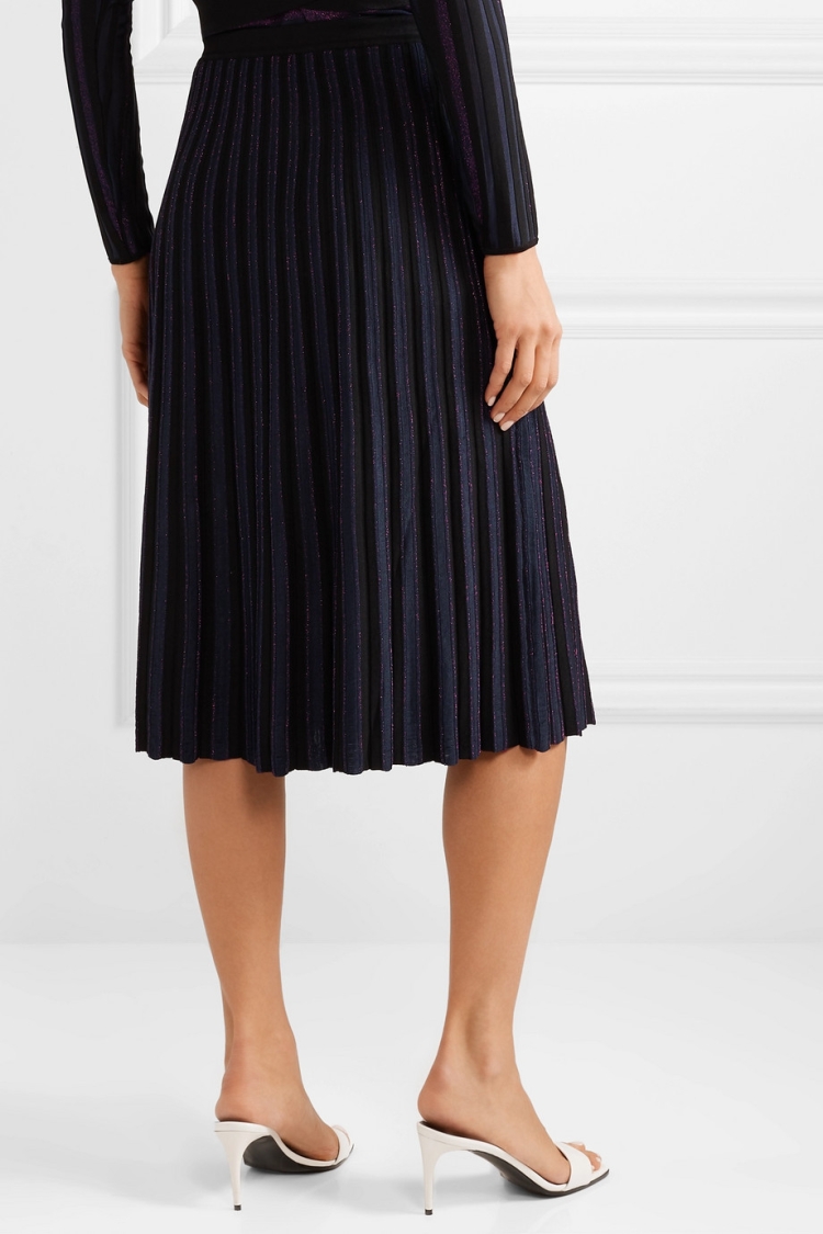 Платье с юбкой плиссе
