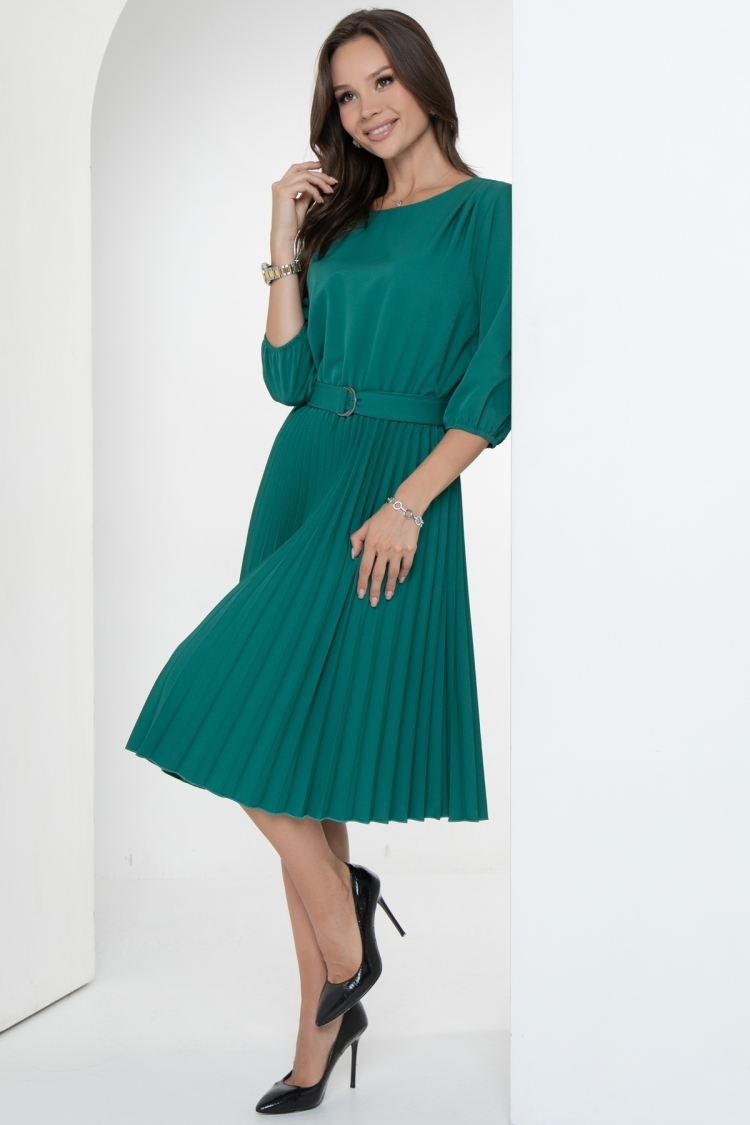 Платье с юбкой плиссе
