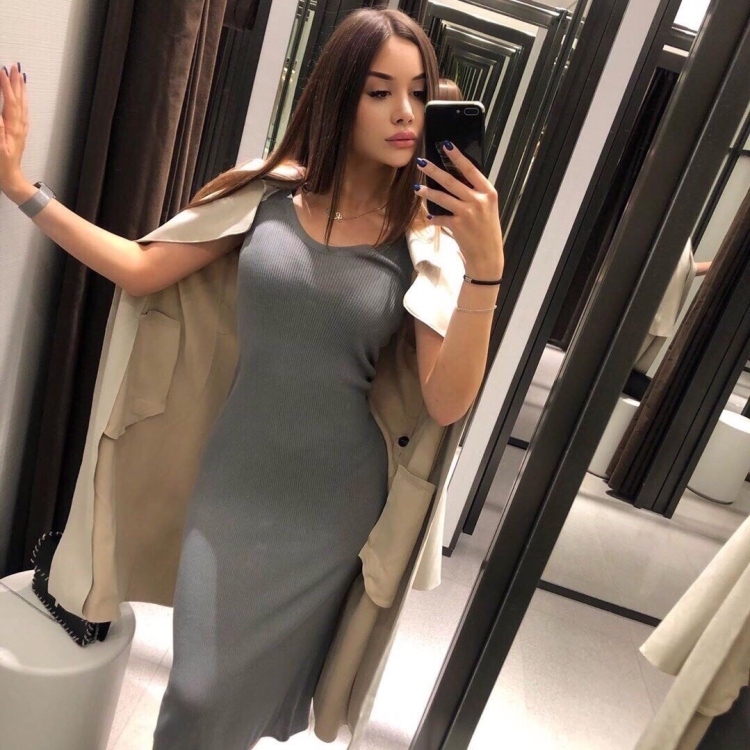 Платье лапша с вырезом на ноге