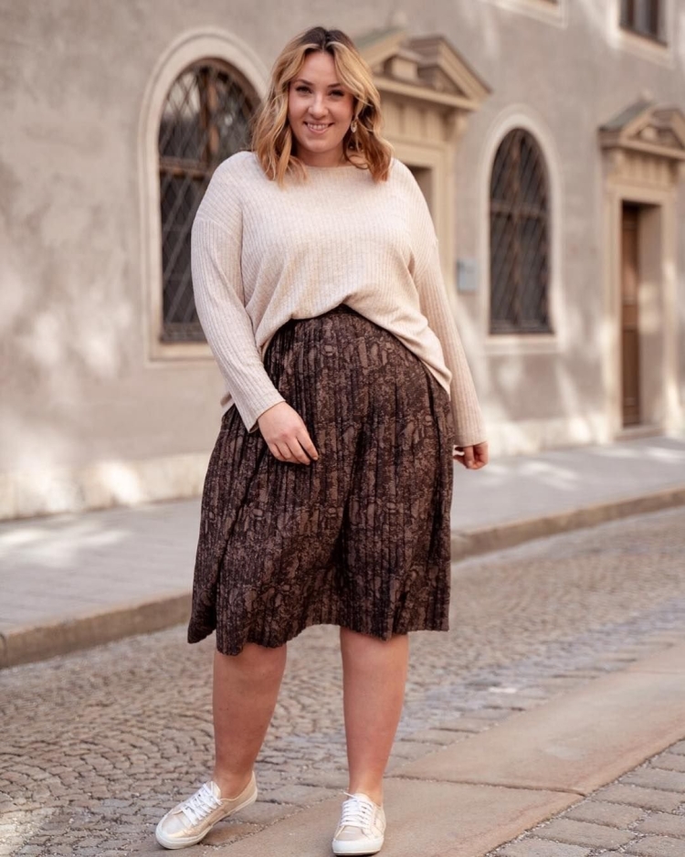 Платье свитер для полных женщин