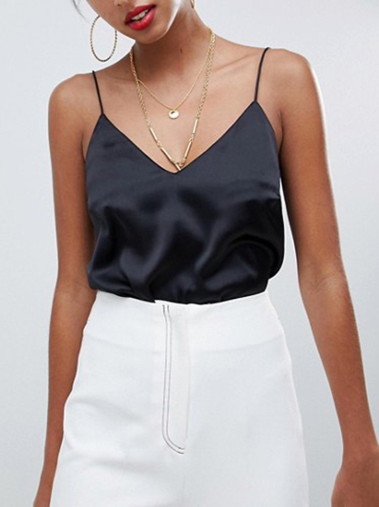 Атласное платье в обтяжку