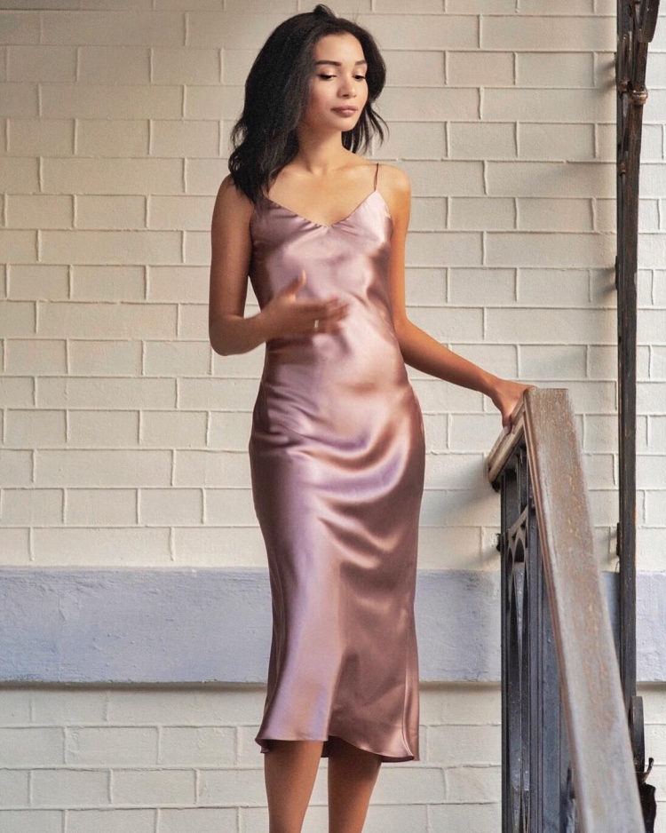 Атласное зеленое платье Асос