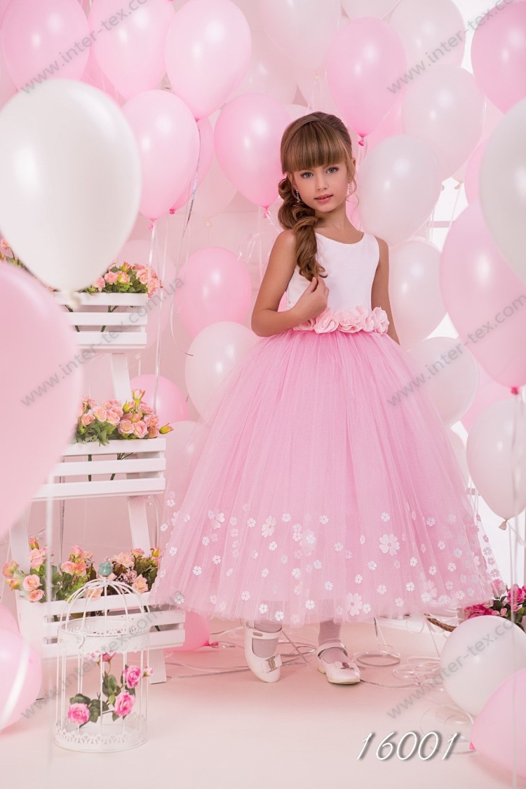 Розовое платье на выпускной в детский сад