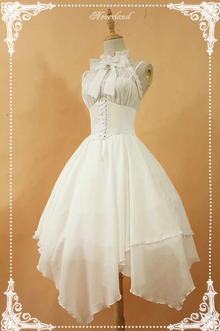 Белое платье в викторианском стиле