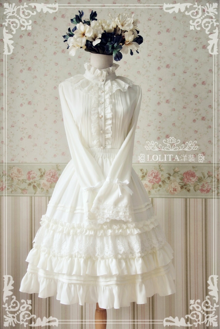 Белое платье в винтажном стиле