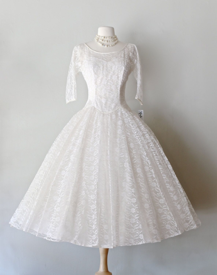 Винтажные белые платья