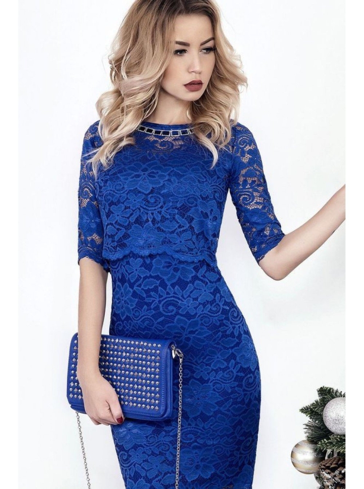Образ в синем платье с гипюровыми рукавами