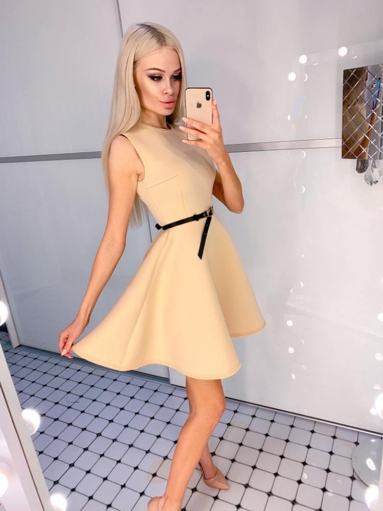 Платье бежевое колокольчик