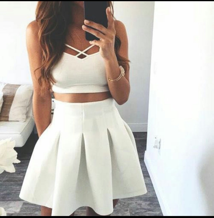 Красивый топ с юбкой