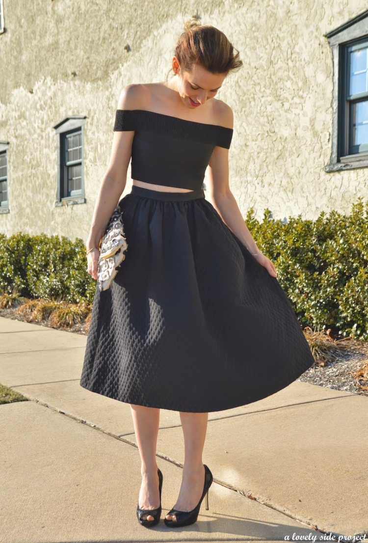 Платье с юбкой колокол миди